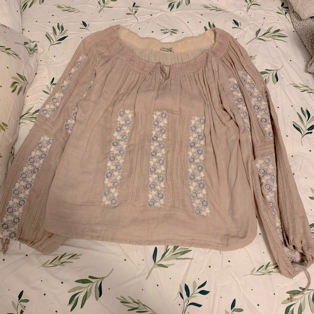 Mes Demoiselles Paris peasant shirt.